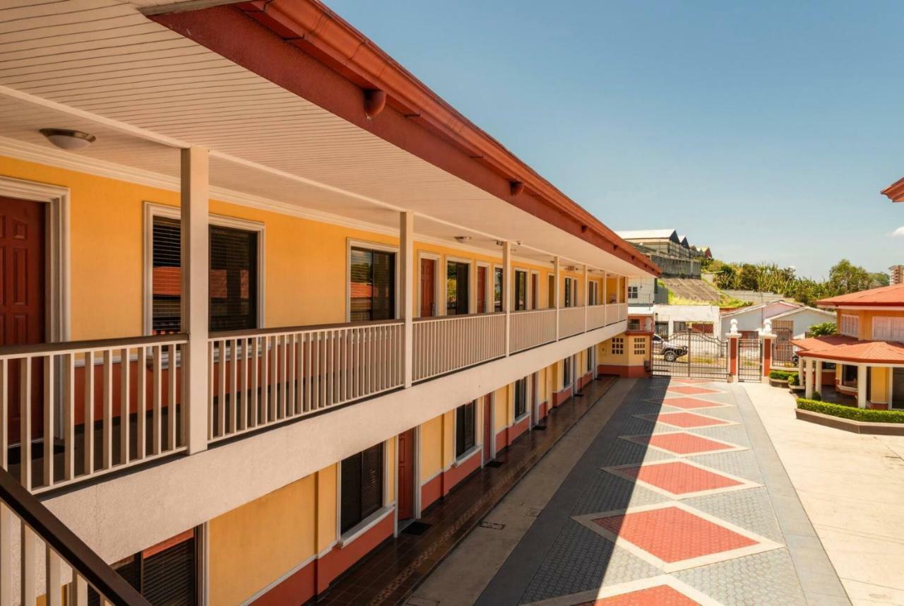 Prado Inn & Suites San Jose  Exterior photo